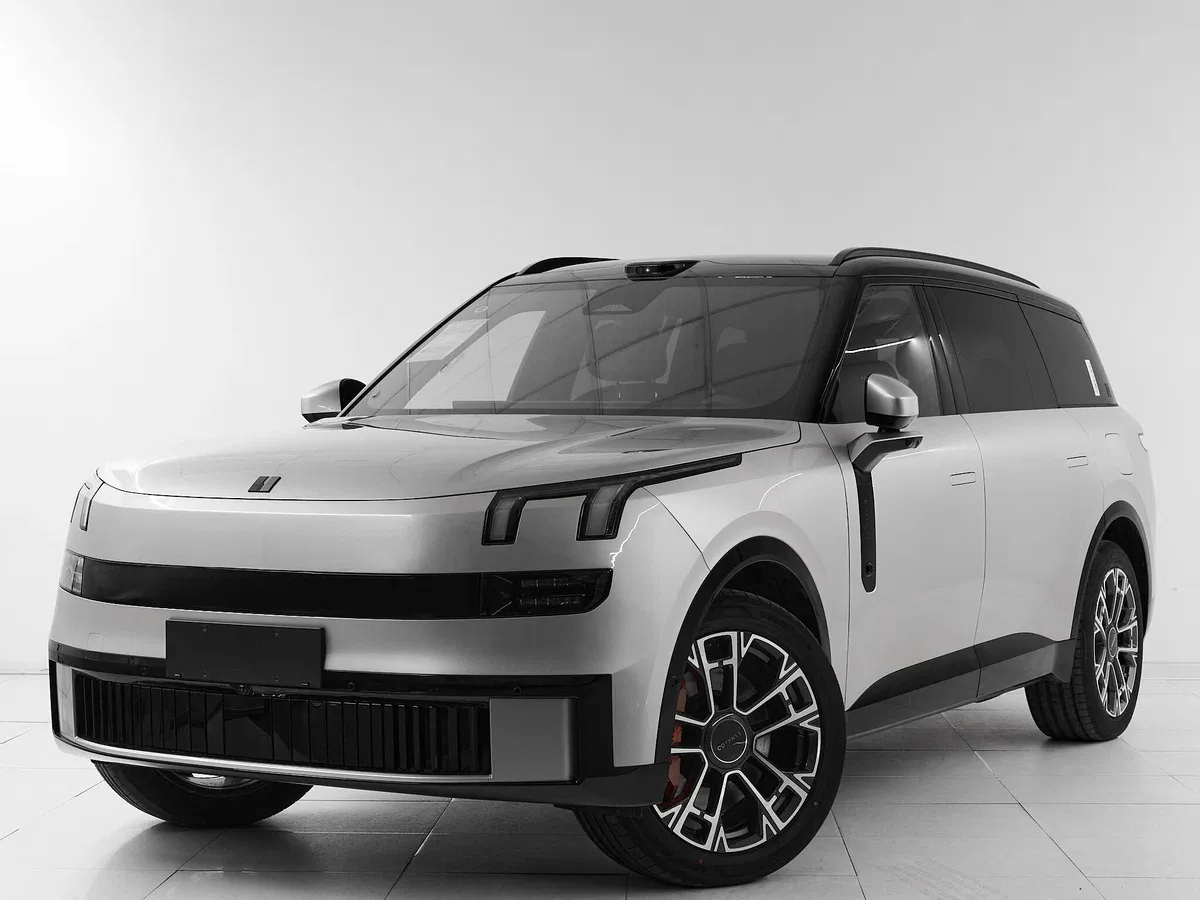 Lynk & Co 900