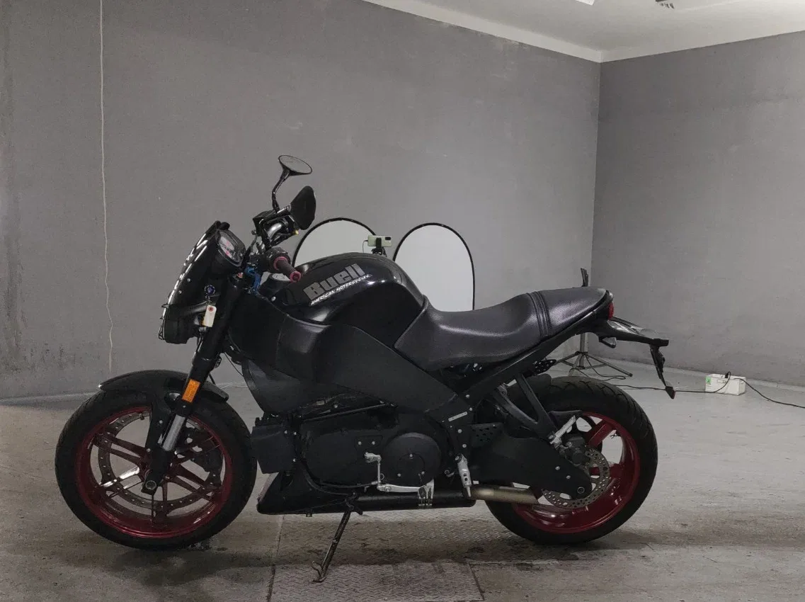 Buell White Lightning
