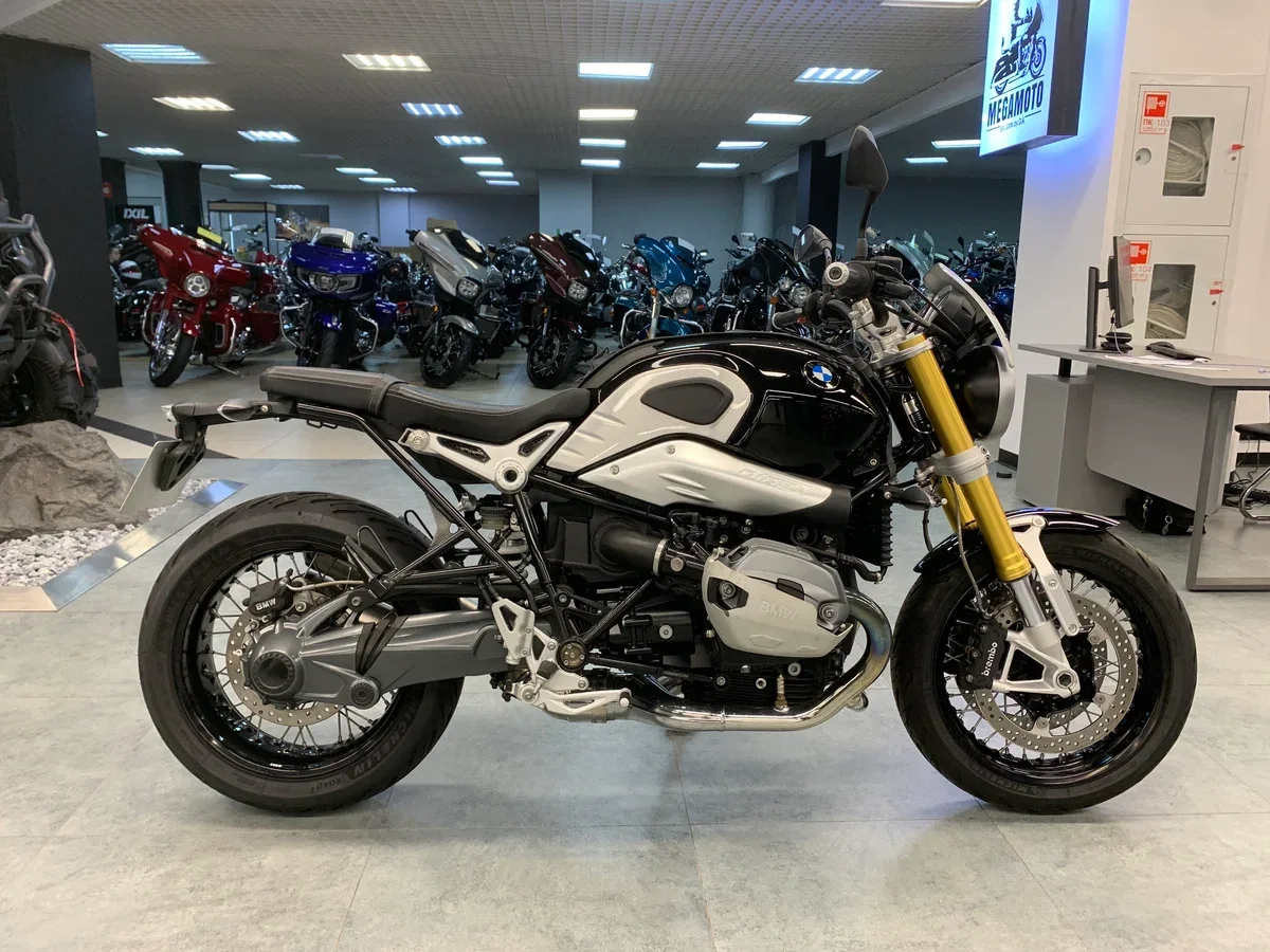 BMW R nine T