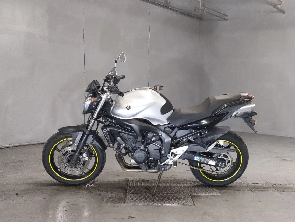 Yamaha FZ6