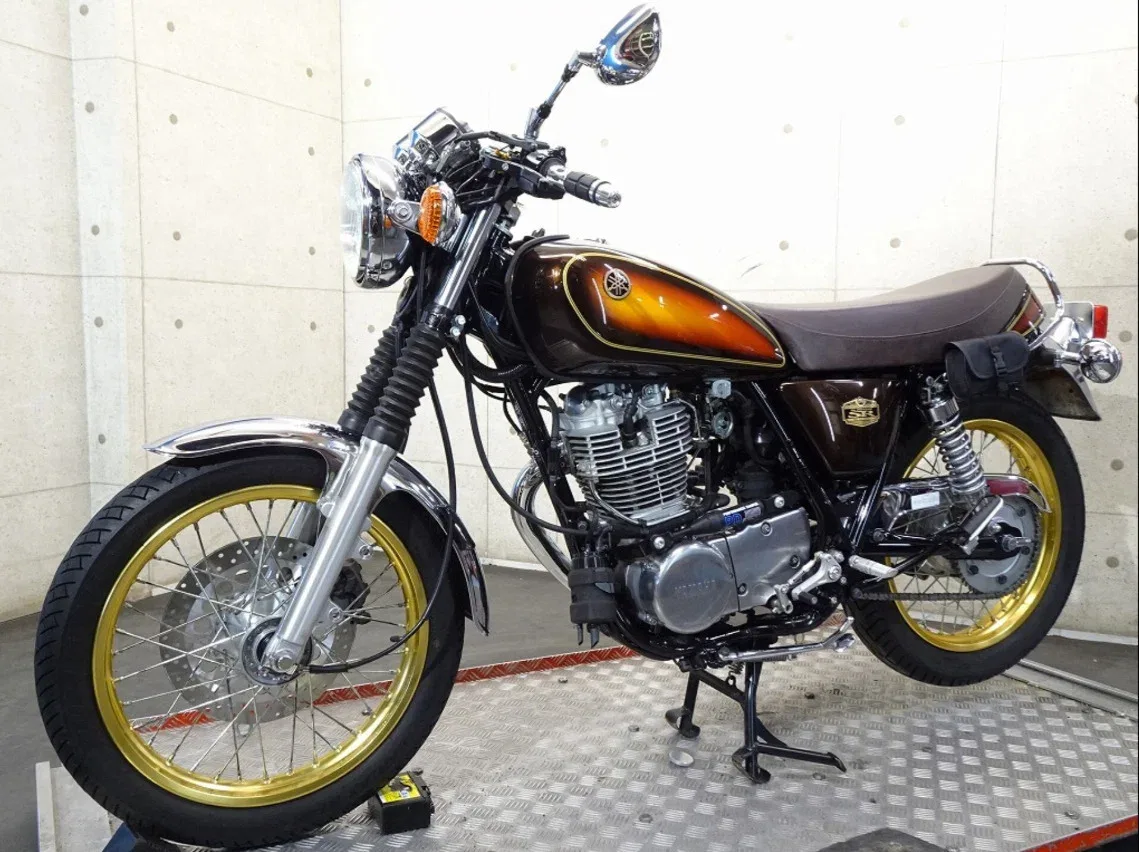 Yamaha SR400