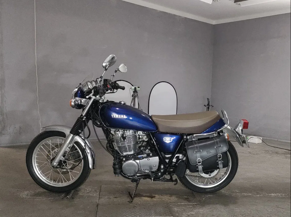 Yamaha SR400