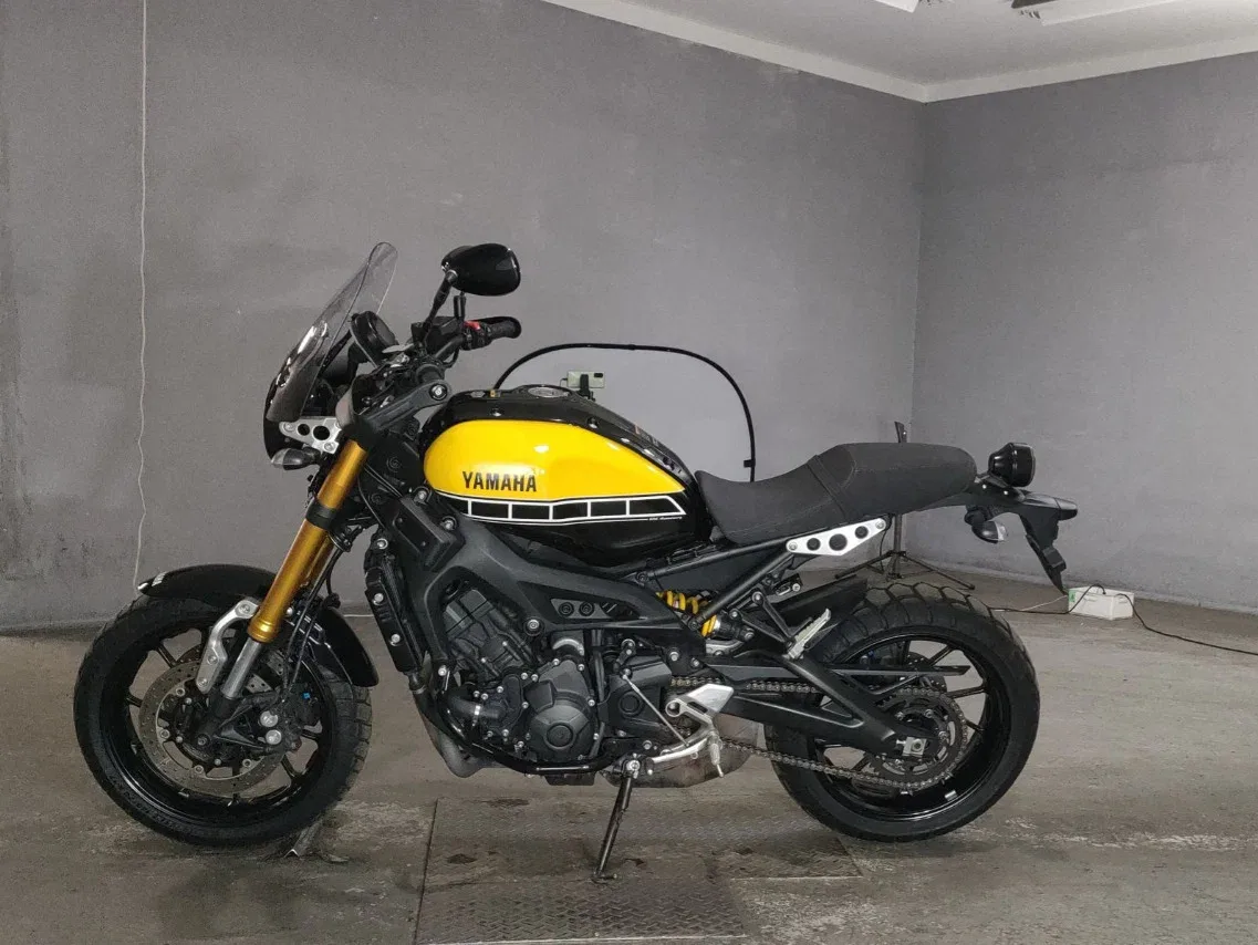 Yamaha XSR900