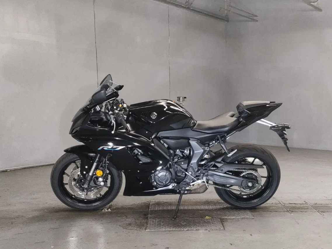 Yamaha YZF-R7