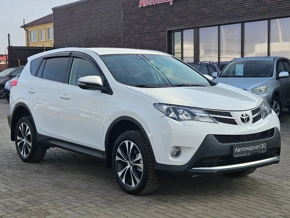 Toyota RAV4 IV (XA40)
