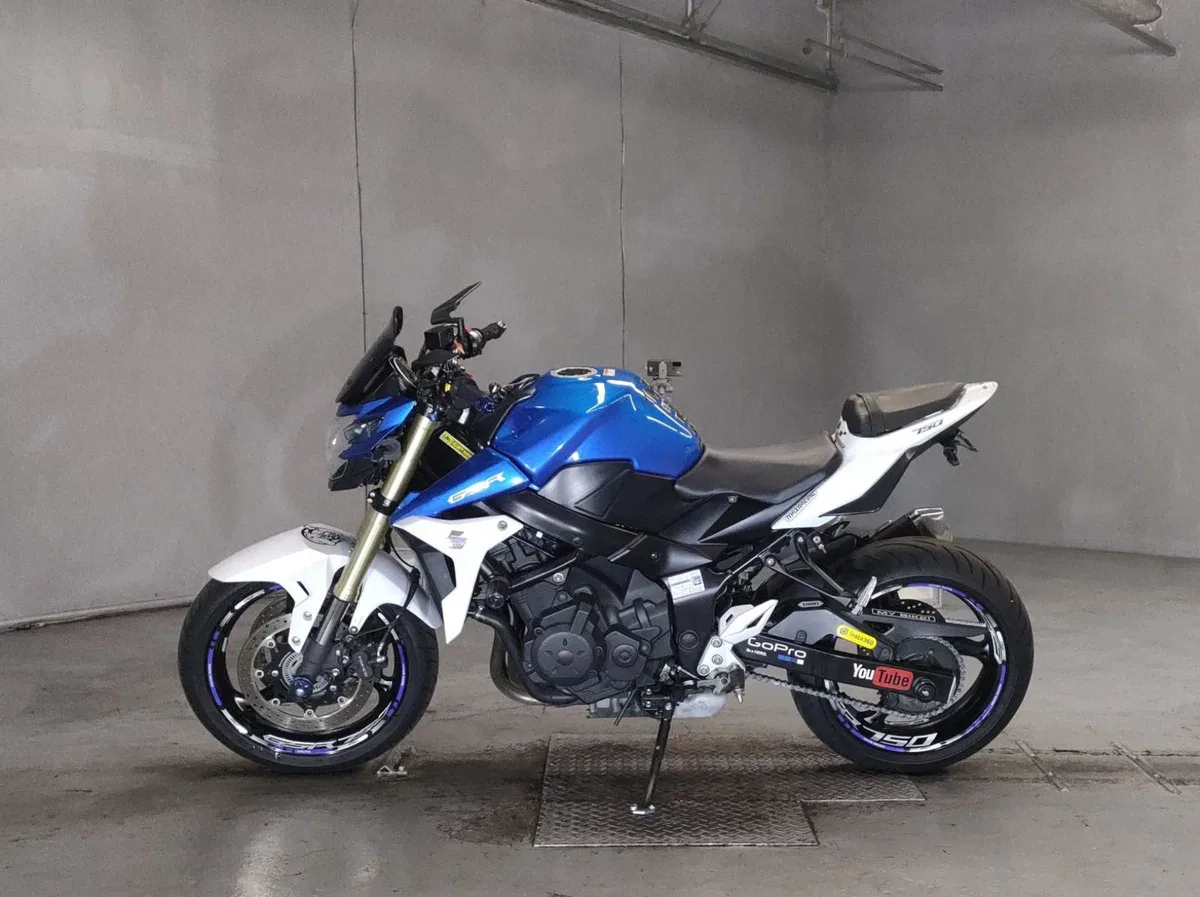 Suzuki GSR750