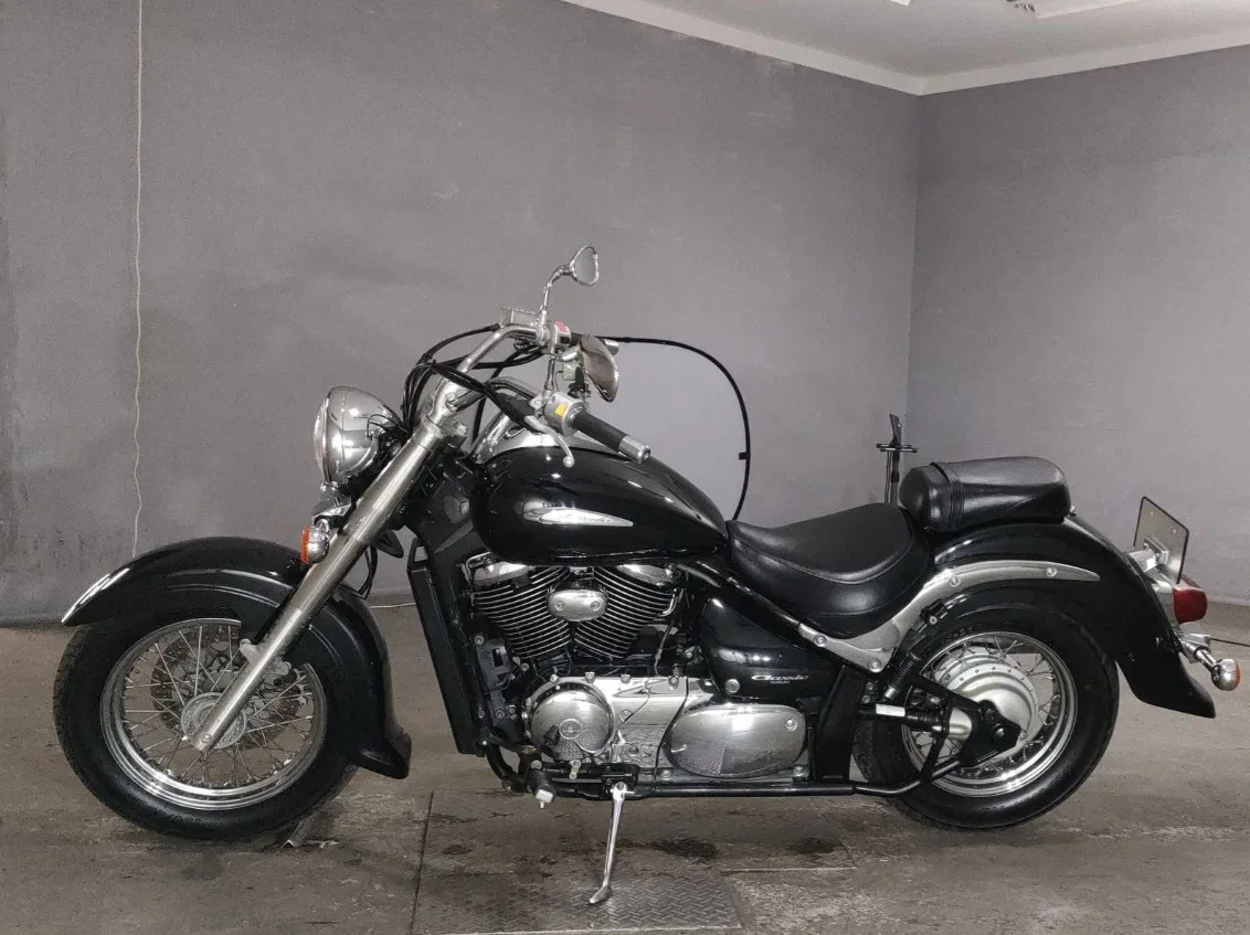 Suzuki Intruder VS800