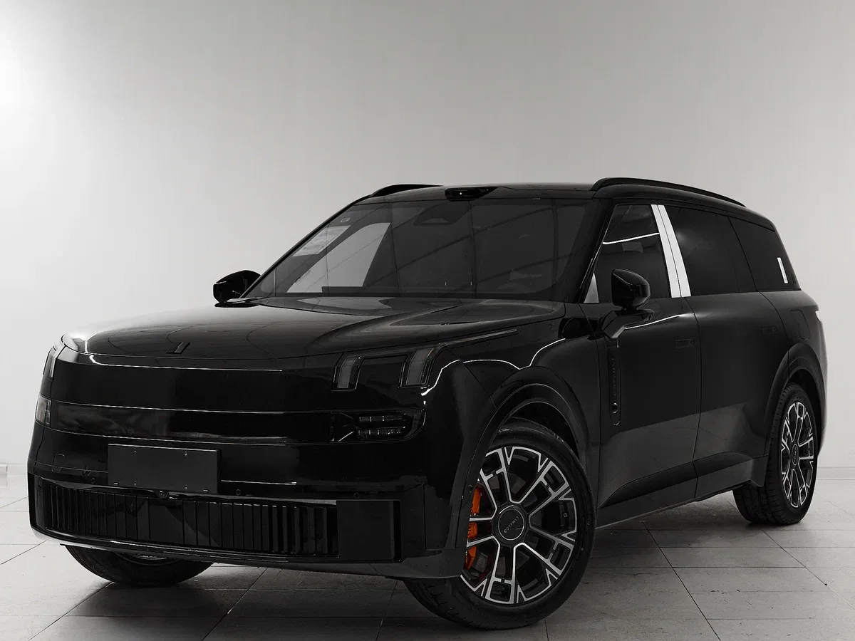 Lynk & Co 900