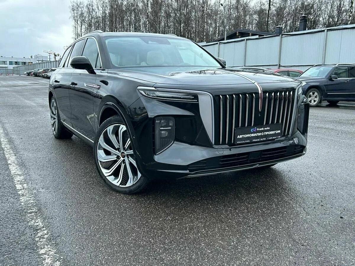 Hongqi E-HS9
