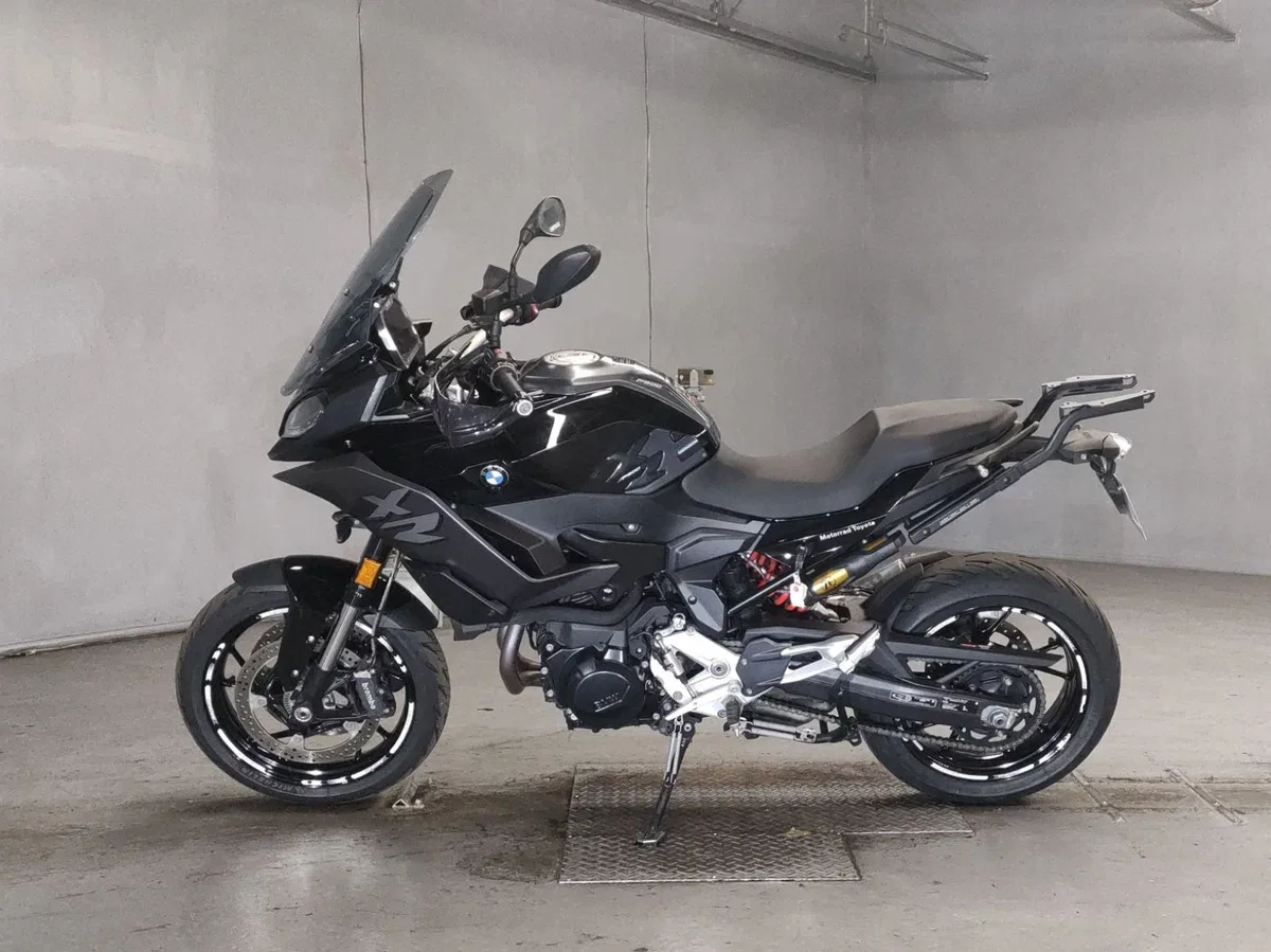BMW F 900 XR