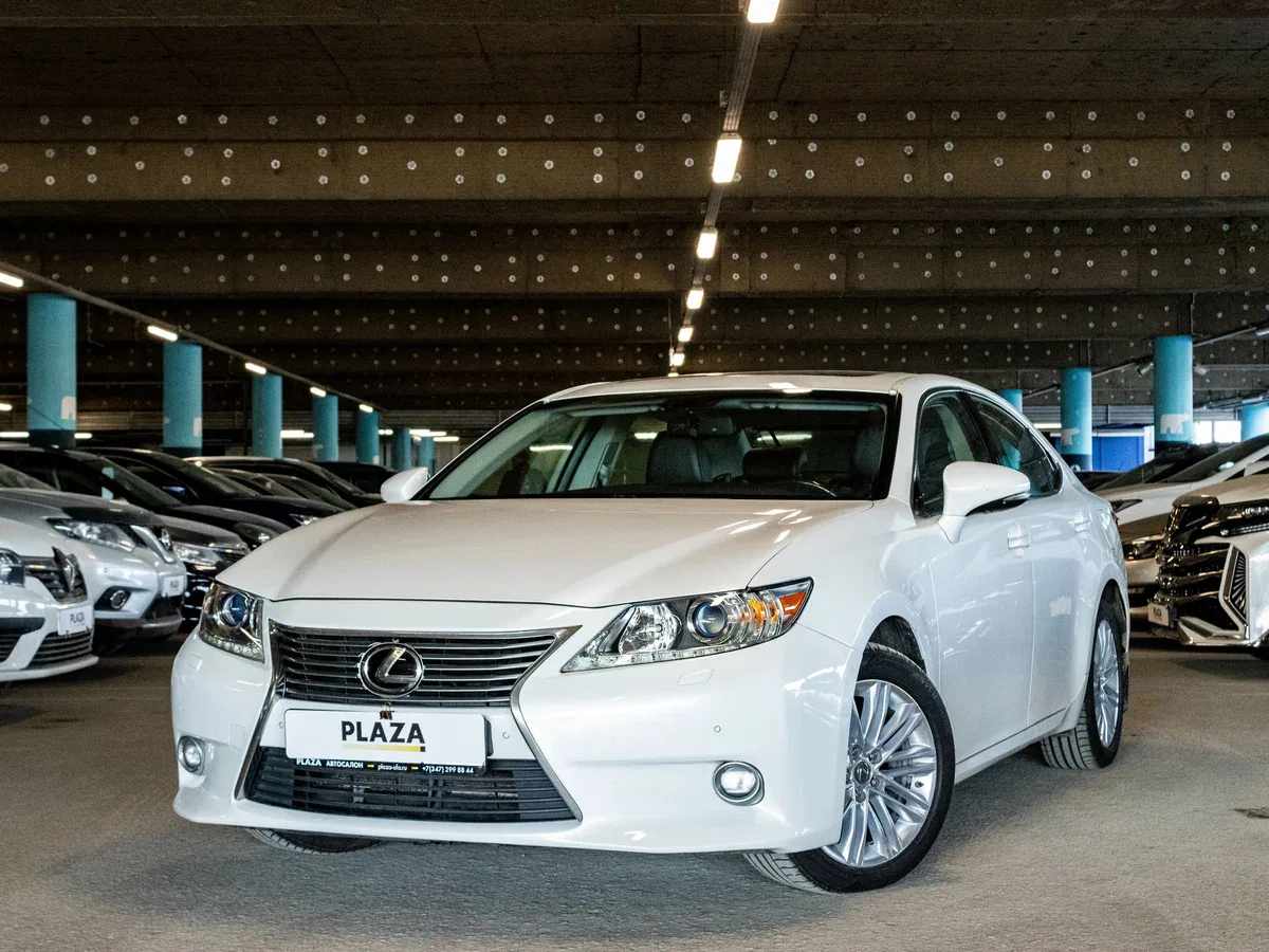 Lexus ES VI
