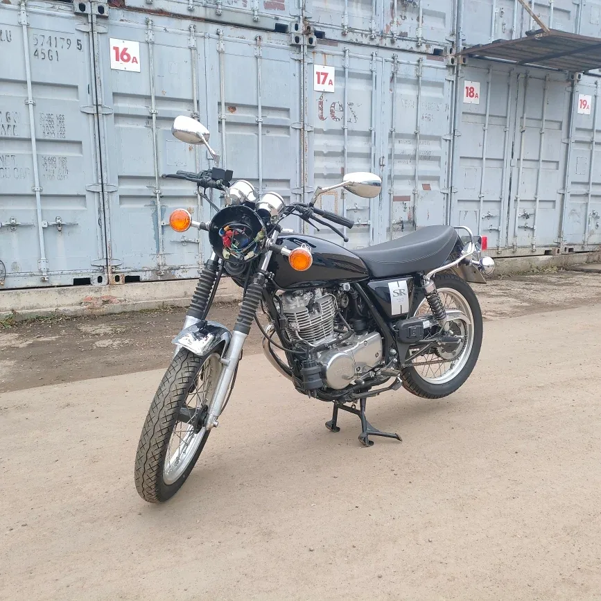Yamaha SR400