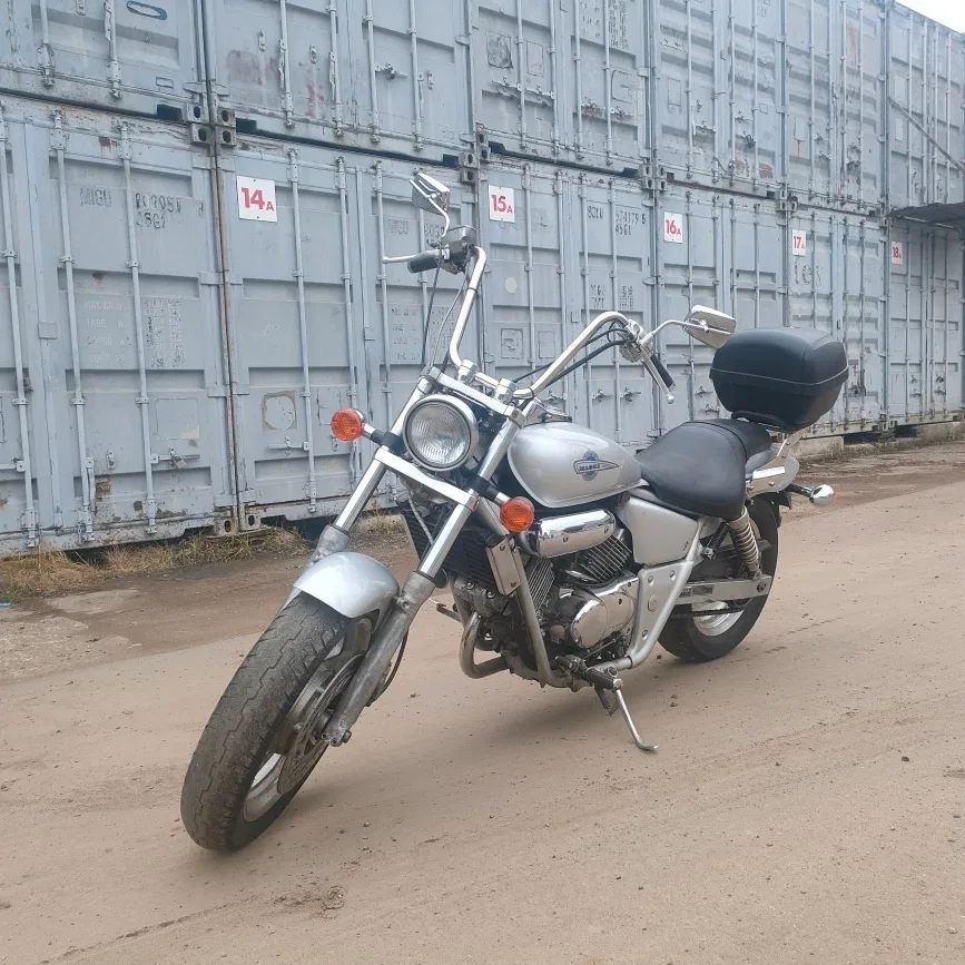 Honda Magna