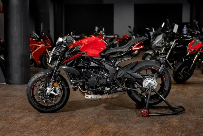 MV Agusta Dragster 800