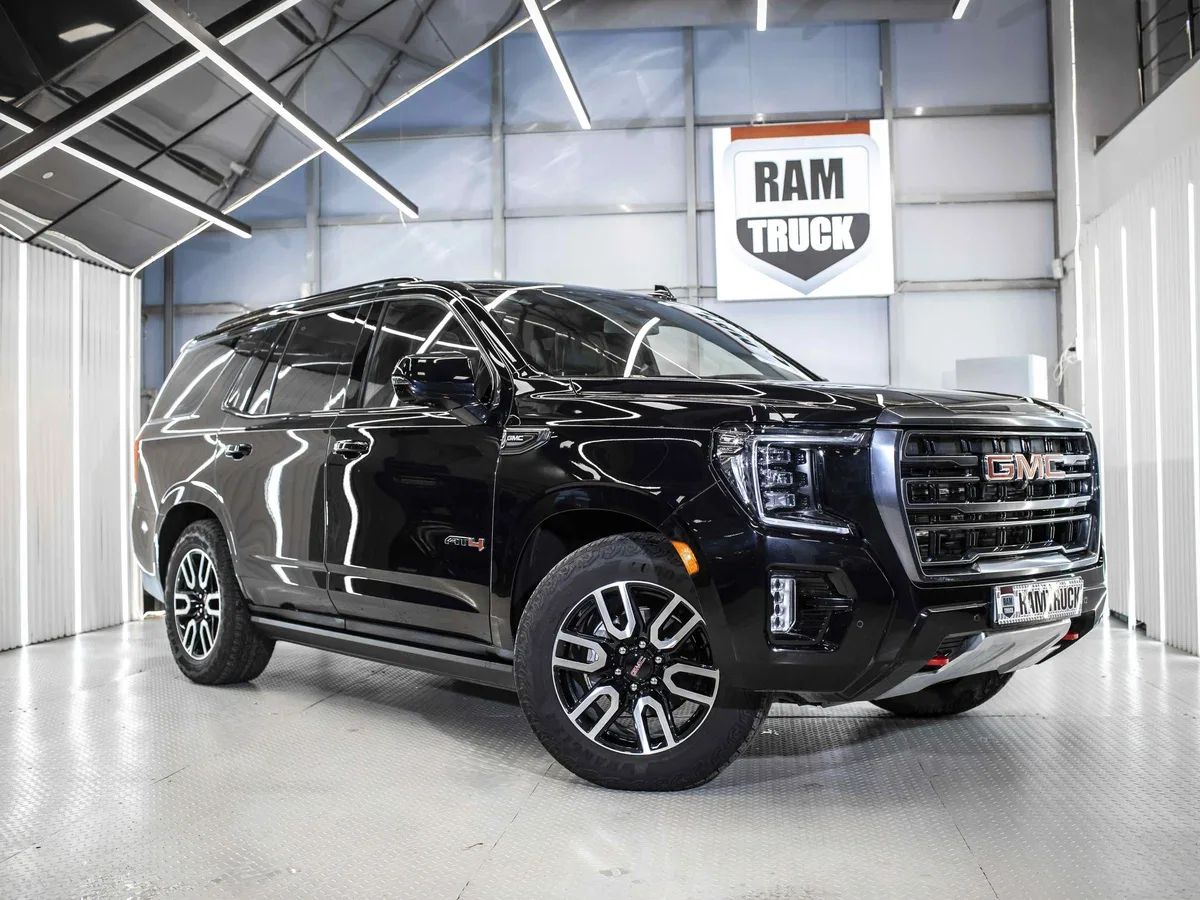 GMC Yukon V