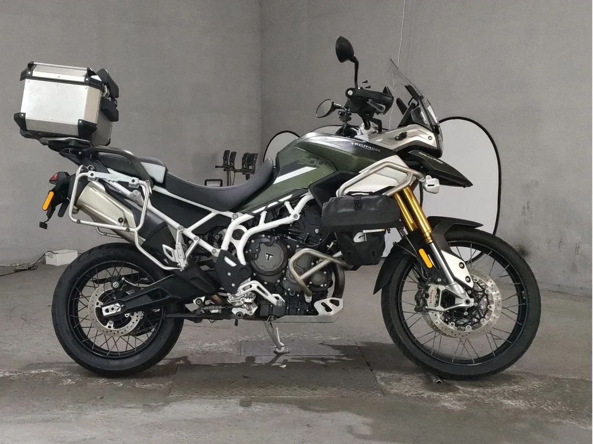 Triumph Tiger 900