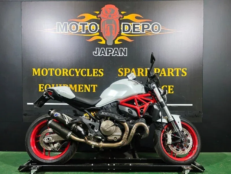 Ducati Monster 821