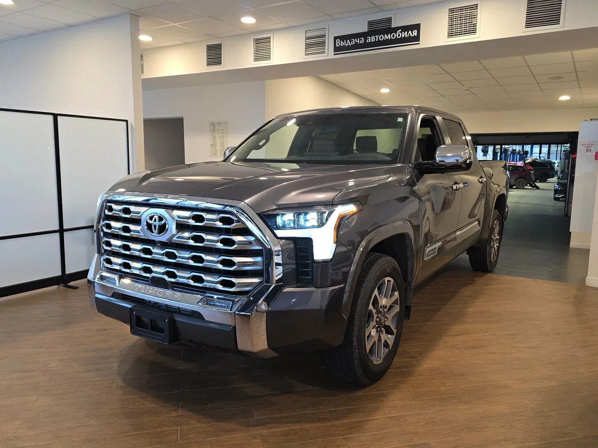 Toyota Tundra III