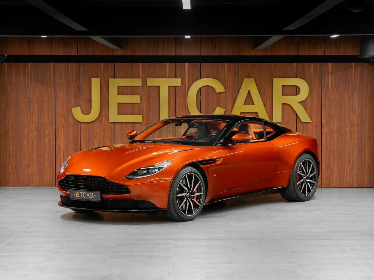 Aston Martin DB11 I