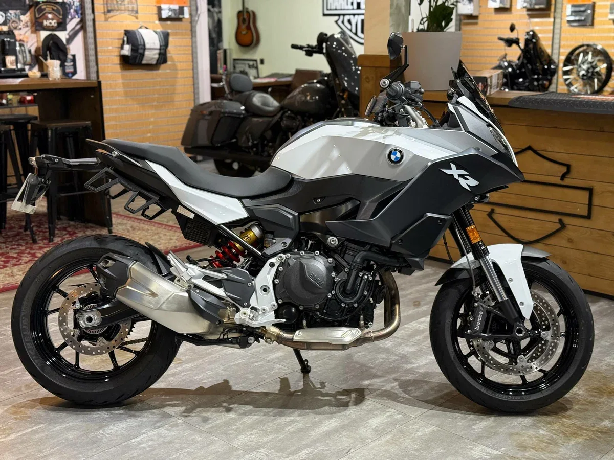 BMW F 900 XR