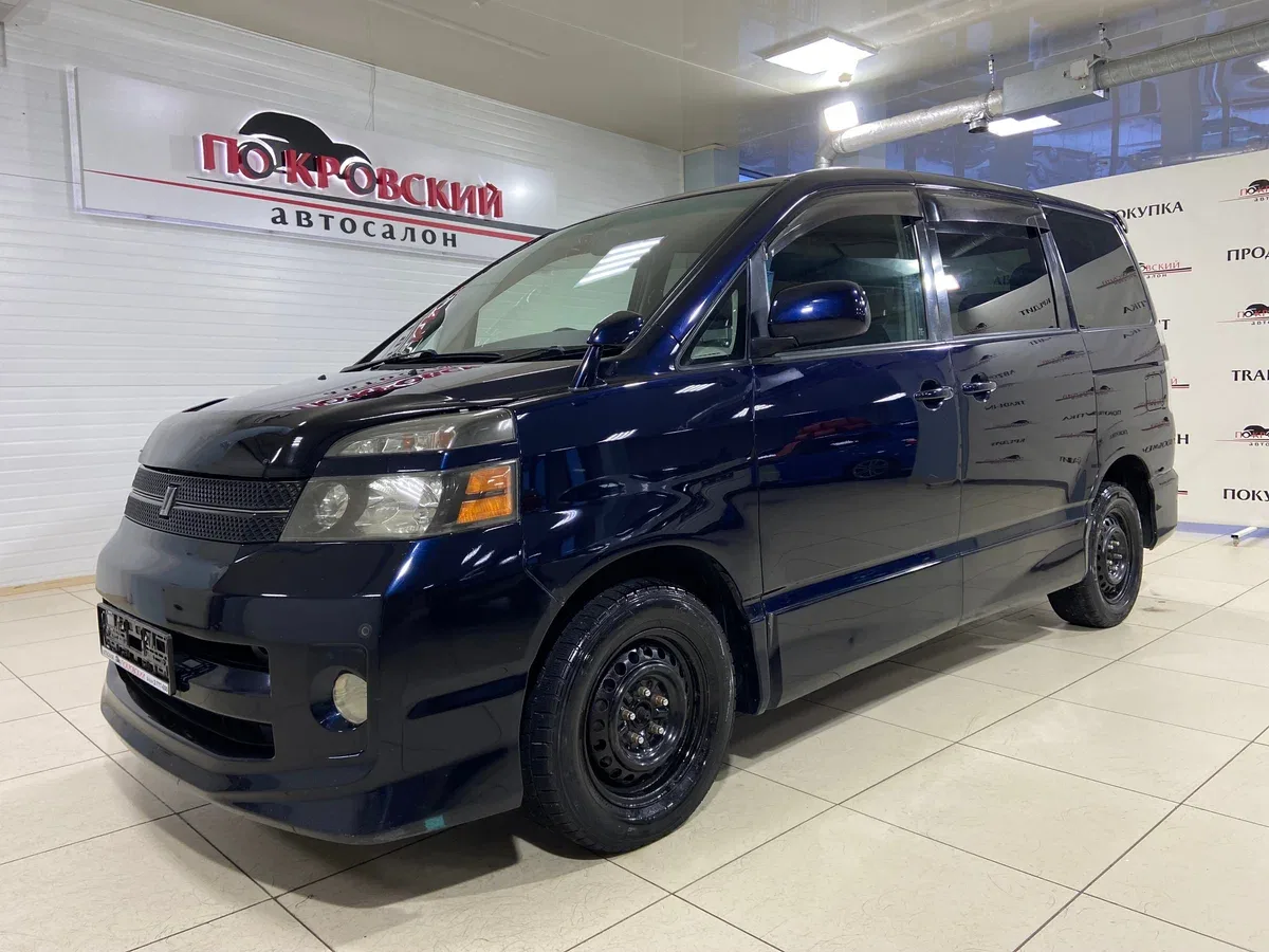 Toyota Voxy I (R60)