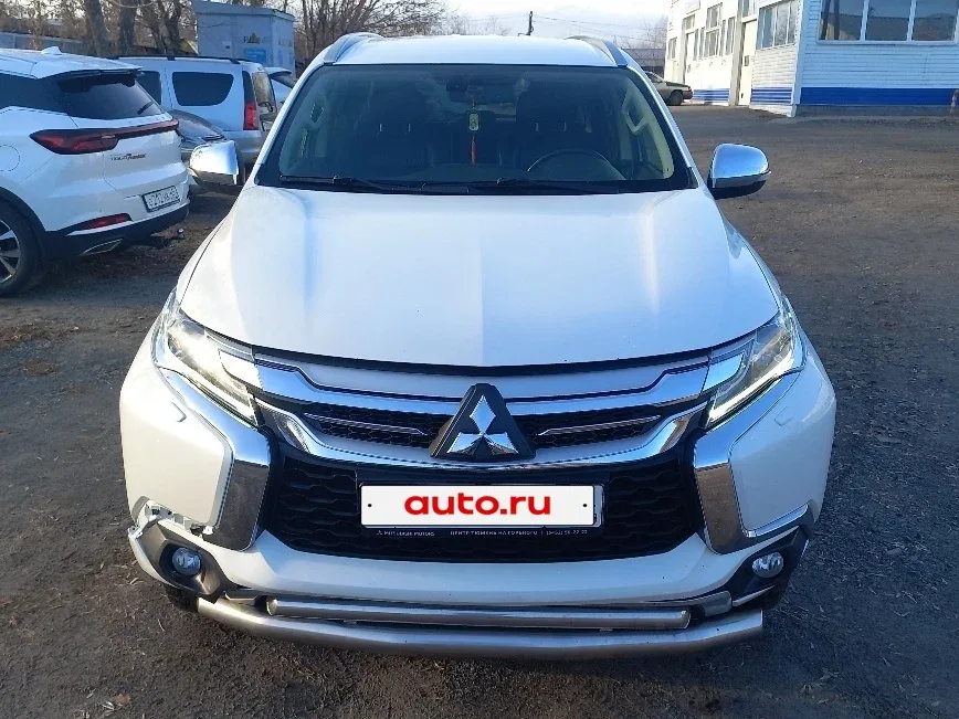 Mitsubishi Pajero Sport III