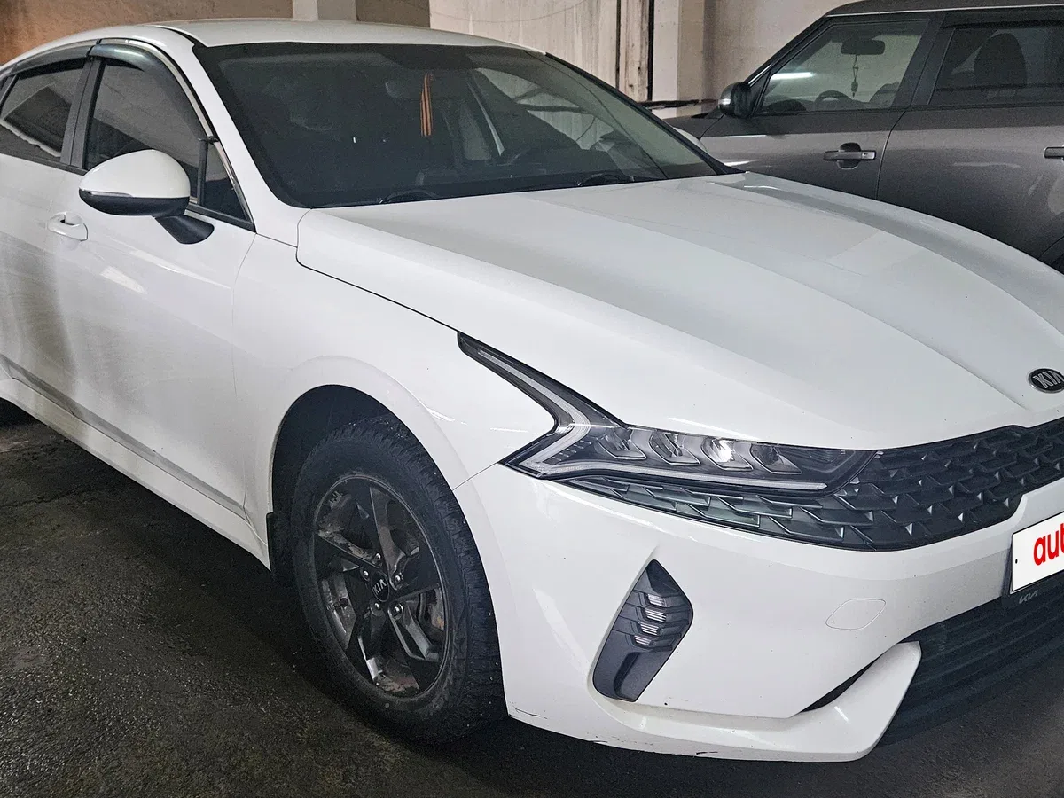 Kia K5 III