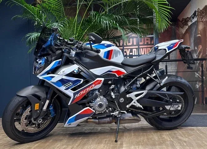 BMW M 1000 R