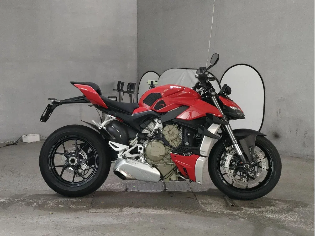 Ducati Streetfighter V4