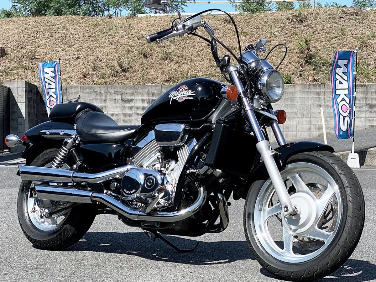 Honda Magna