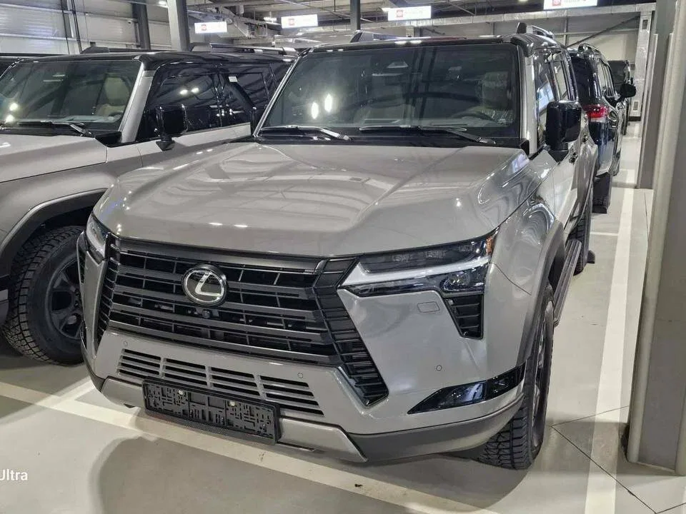 Lexus GX III