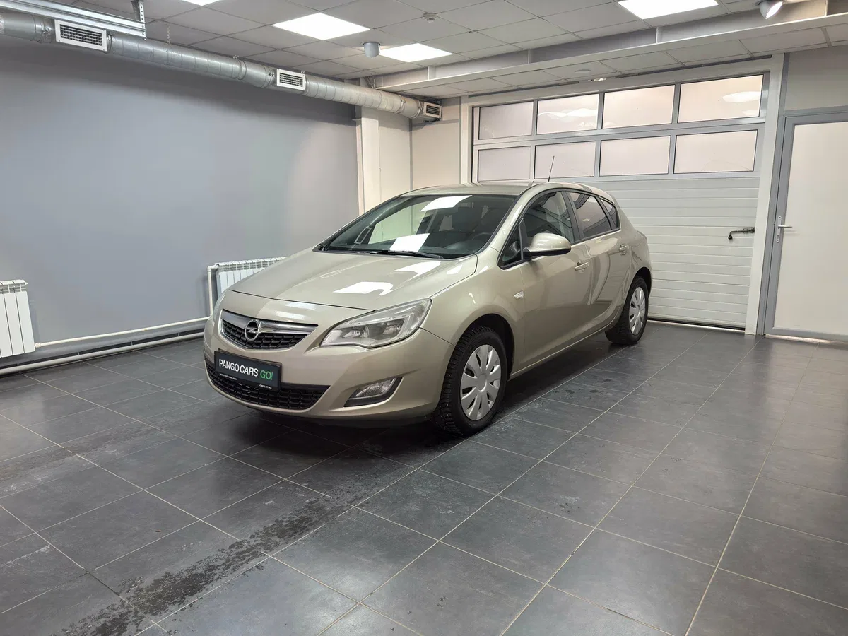 Opel Astra J