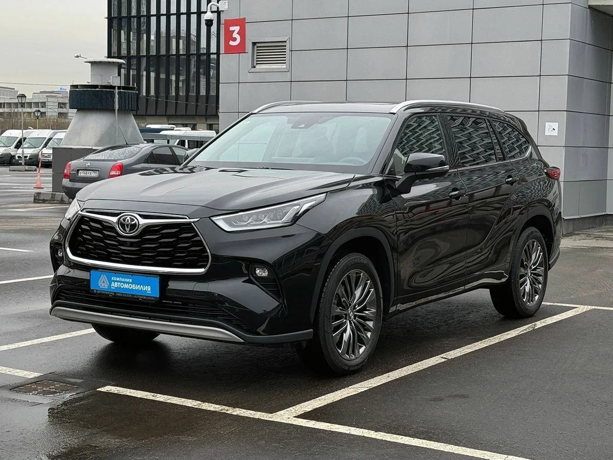 Toyota Highlander IV (U70)