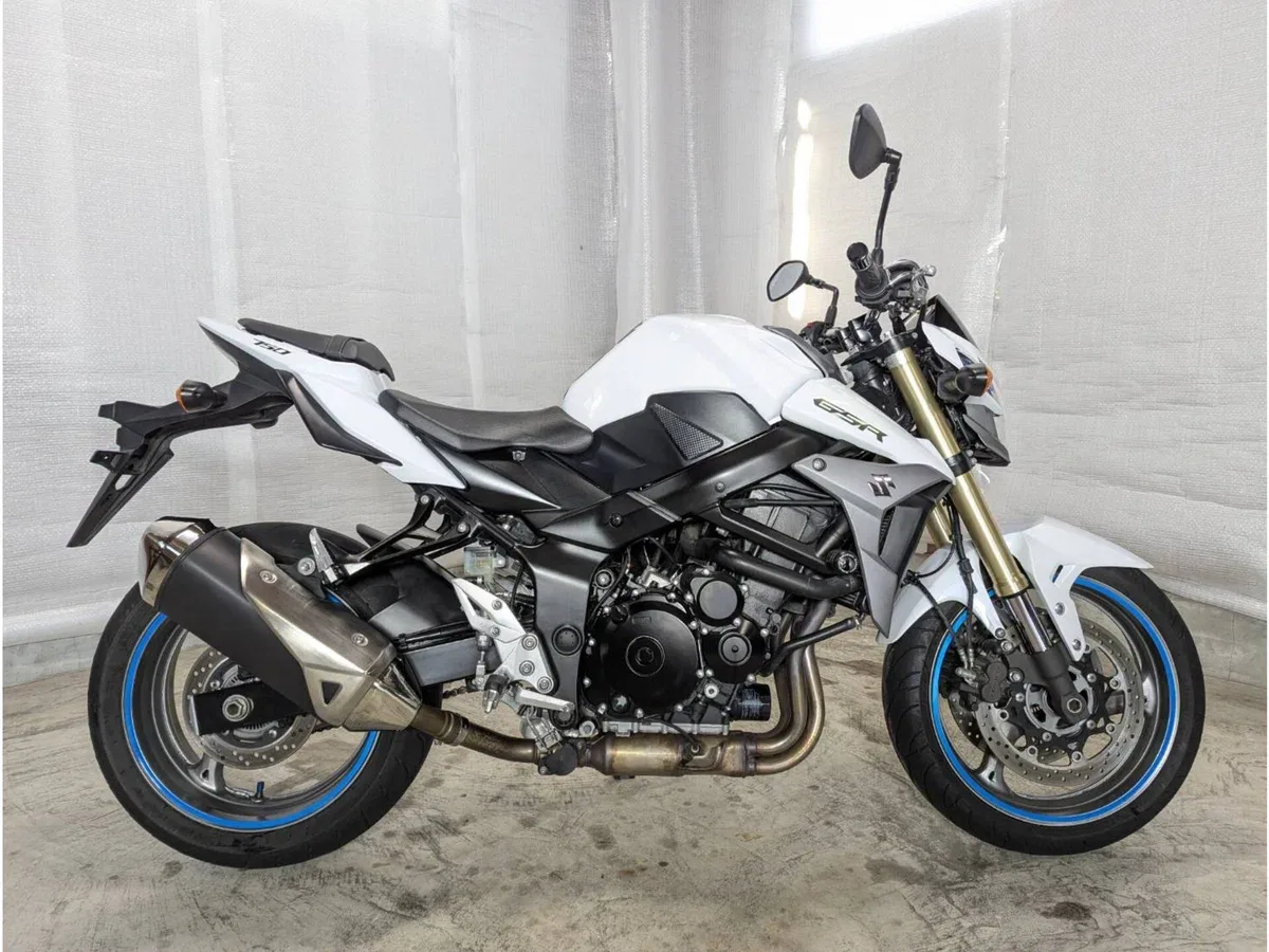 Suzuki GSR750