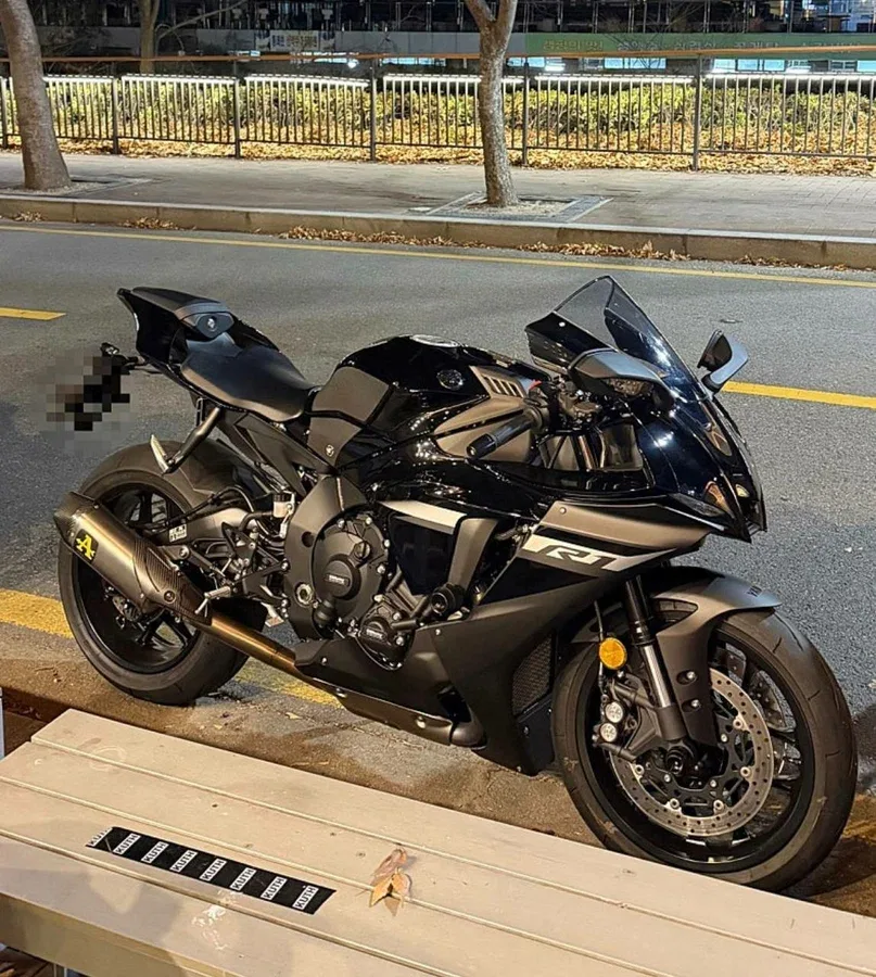 Yamaha YZF-R1