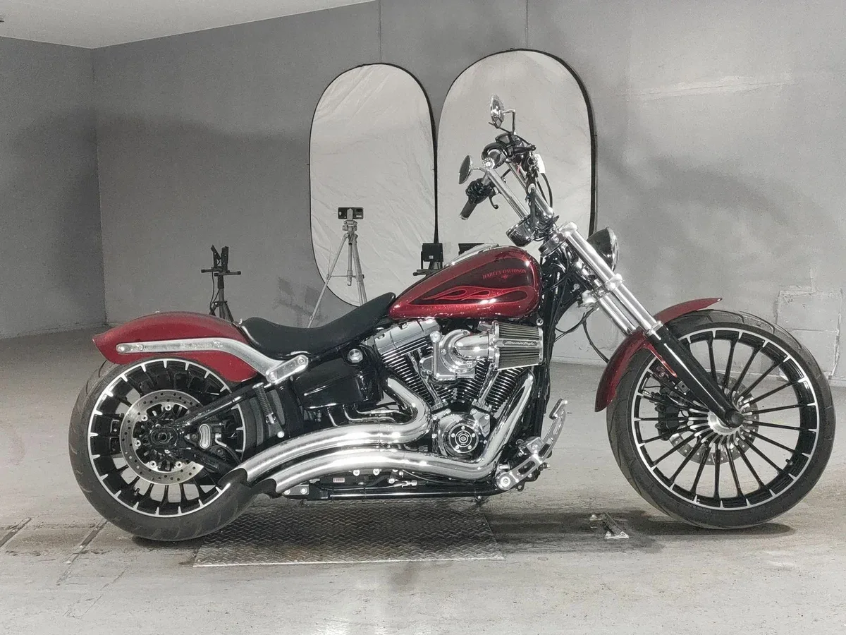 Harley-Davidson Breakout