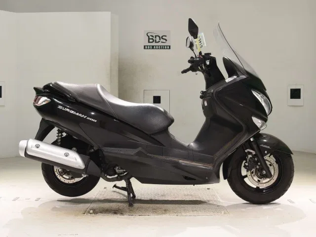 Suzuki Burgman UH 200
