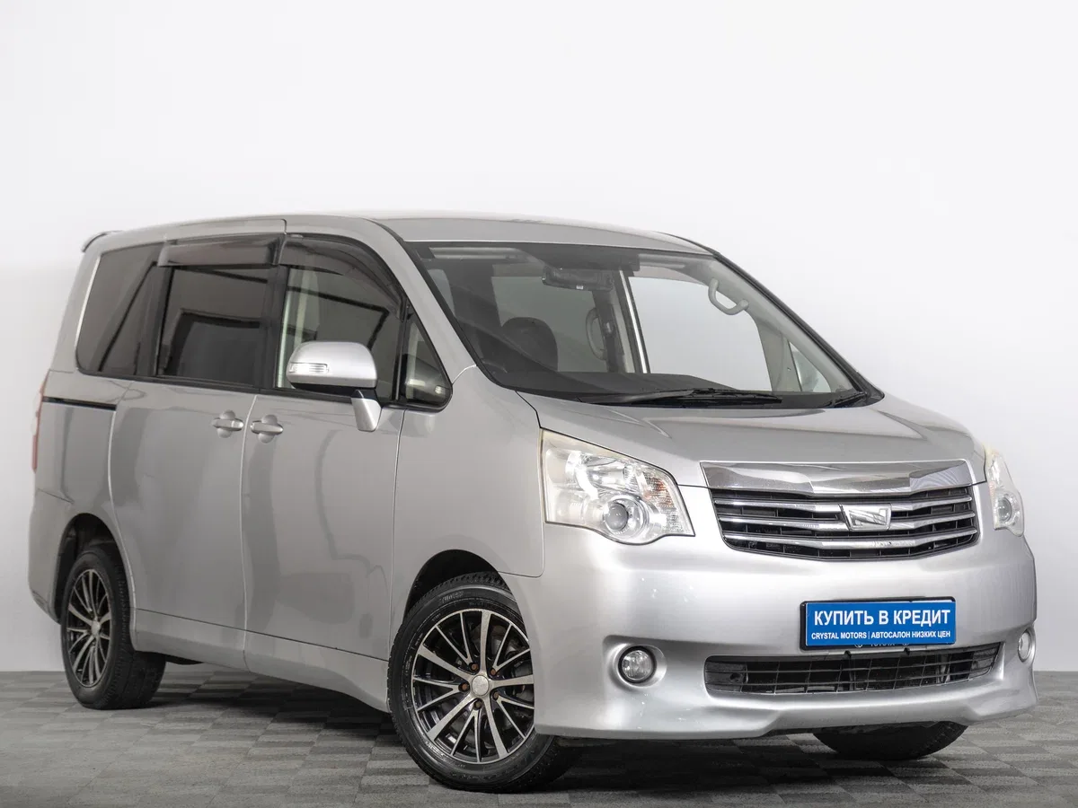 Toyota Noah II (R70)