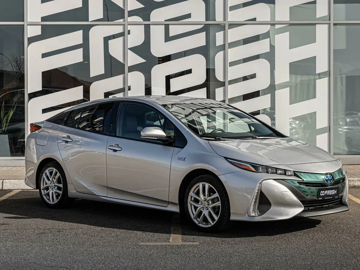 Toyota Prius IV (XW50)