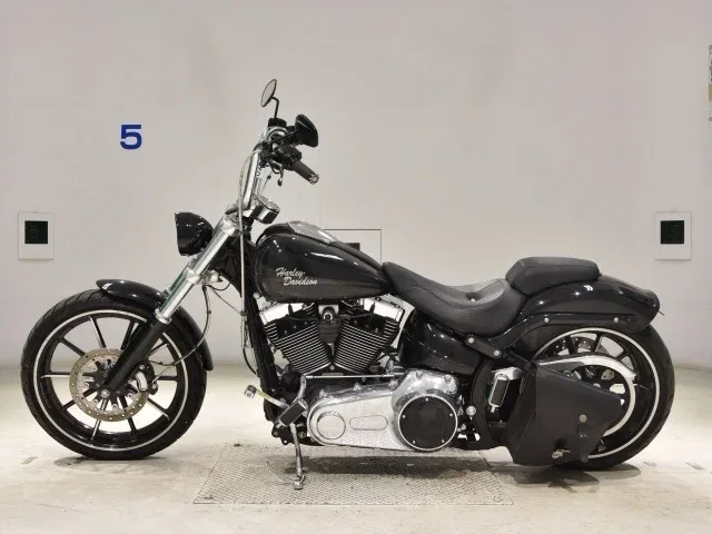 Harley-Davidson Breakout