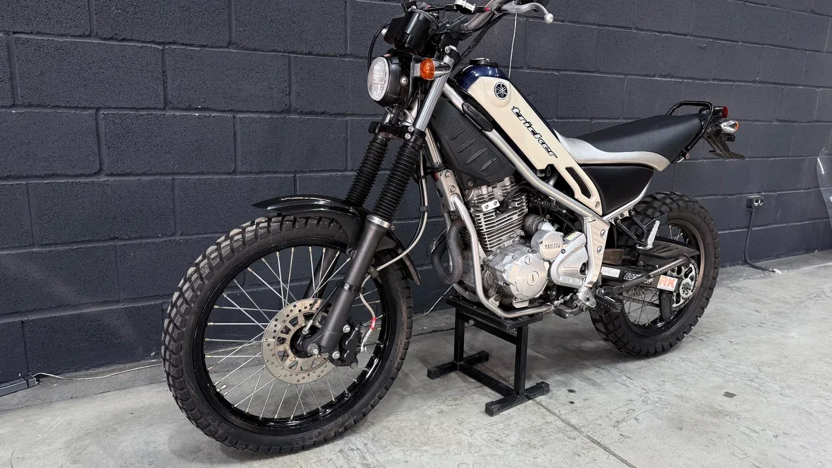 Yamaha XG250 Tricker