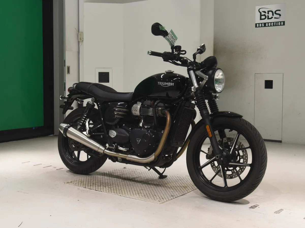 Triumph Street Twin