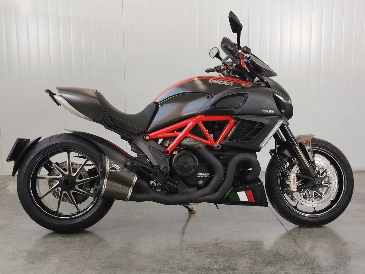 Ducati Diavel Carbon