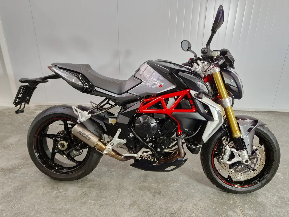 MV Agusta Brutale 800