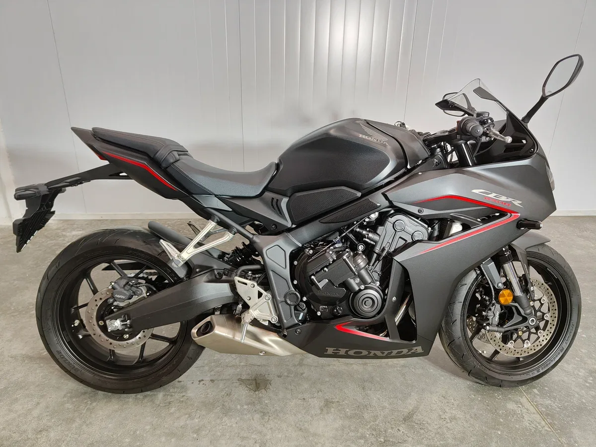 Honda CBR650R