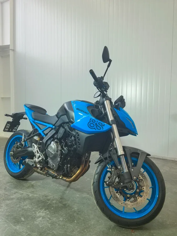 Suzuki GSX-8S