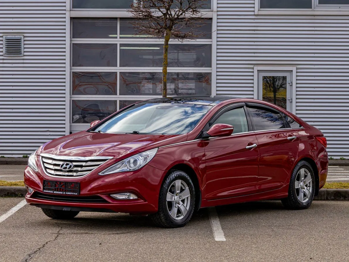 Hyundai Sonata VI (YF)