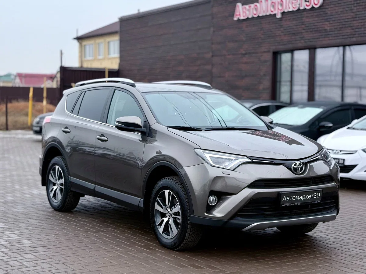Toyota RAV4 IV (XA40) Рестайлинг