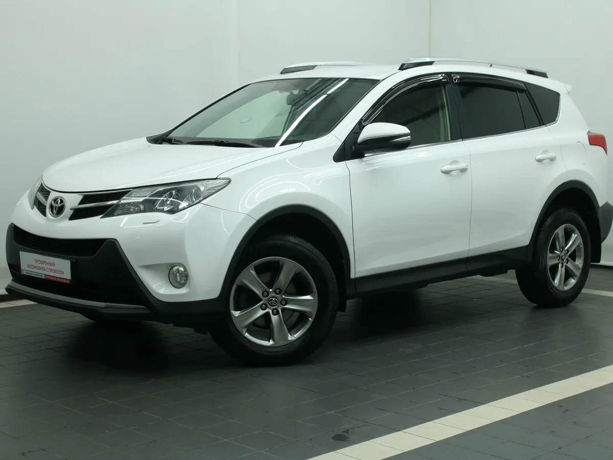 Toyota RAV4 IV (XA40)