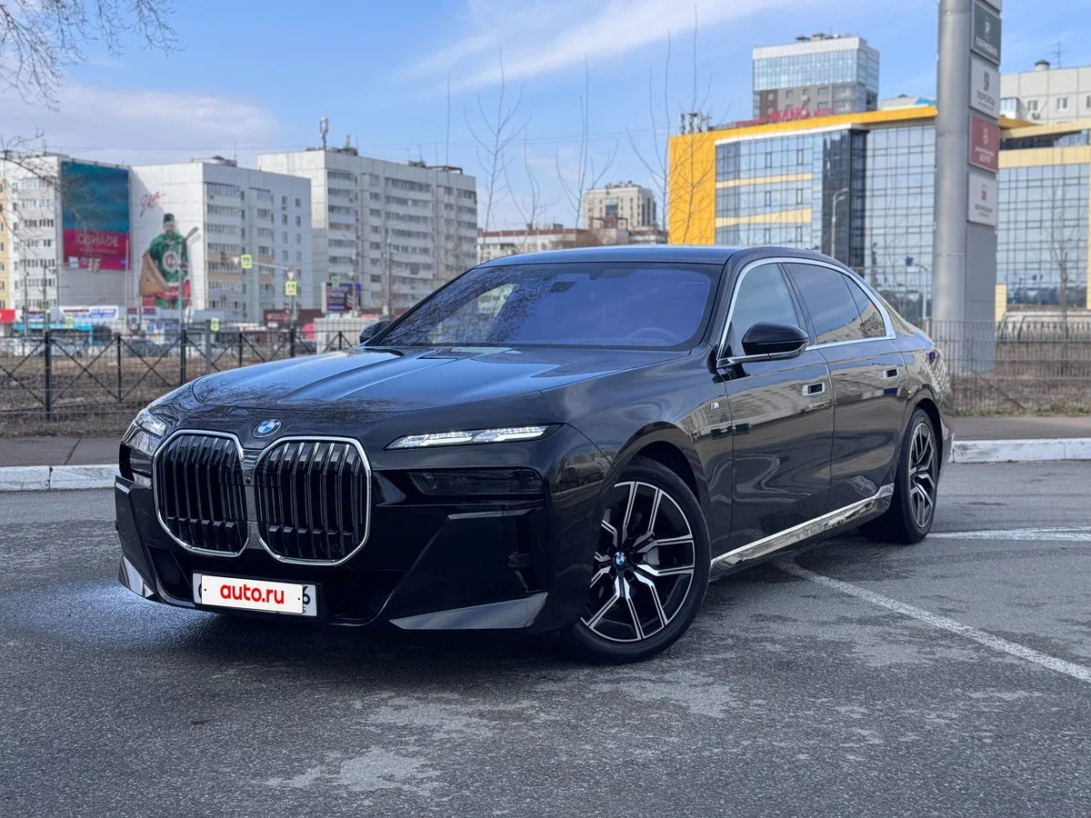 BMW 7 серии VII (G70)